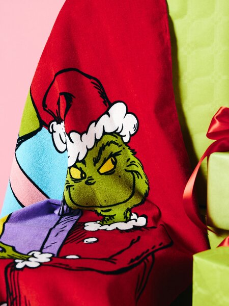 Sinsay - Detská bavlnená osuška s vianočnou potlačou Grinch - červená