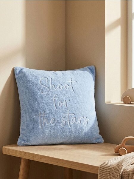 Sinsay - Obliečka na vankúš s nápisom „Shoot for the stars“ - svetlomodrá