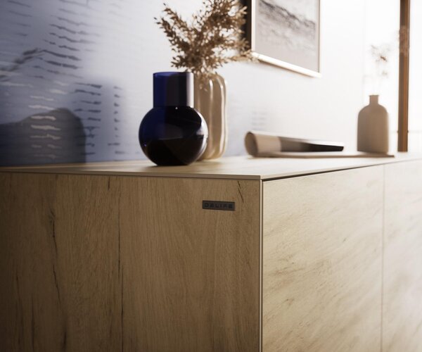 DELIFE Komoda Cuor 150 cm keramika Laminam® sabbia dubová 3 dvierka podstava závesná akrylové sklo