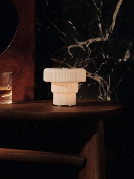 Ferm Living Prenosná lampa Ripple, white 1104272107