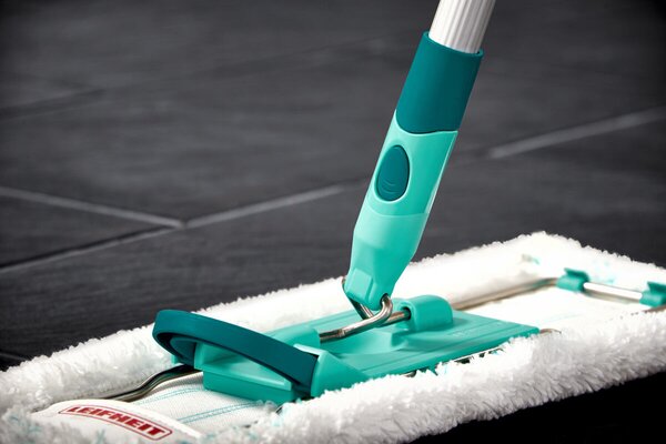 Podlahový mop PROFI Micro Duo s kovovou tyčou - CLICK System LEIFHEIT 55048