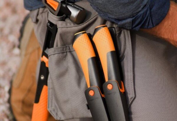 Hardware Nôž remeselnícky FISKARS 1023620