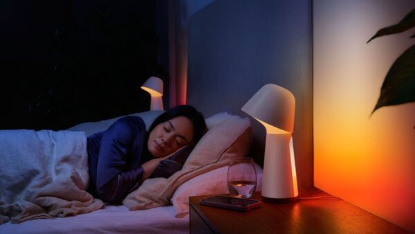 Philips Hue White and color ambiance 8720169262997 Twilight stolná lampička LED V330mm 13,4W/1380lm 2000-6500K+RGB biela