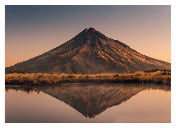 Sklenený obraz odrazu hory Taranaki, Nový Zéland (70x50 cm)