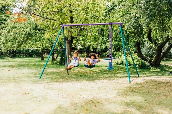 Súprava troch hojdačiek s kovovou konštrukciou PLUM PRODUCTS LTD. 109422102
