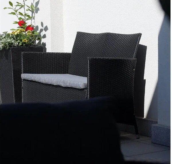 Bali Záhradná lavica 116 cm, umelý ratan, čierna NOELA 3457063
