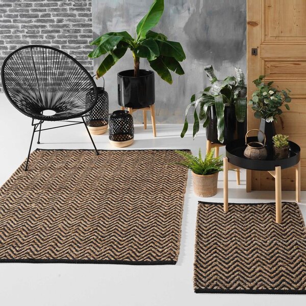 Koberec v čierno-prírodnej farbe 120x170 cm Zigzag – douceur d'intérieur