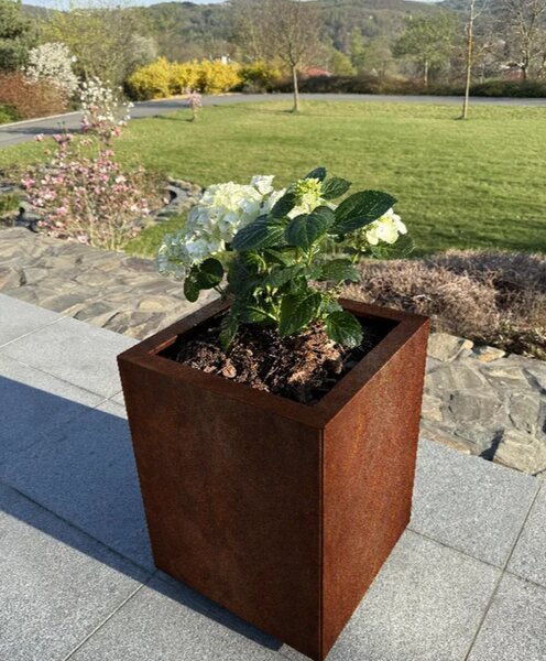 Tall Vysoký záhradný kvetináč 40 × 40 × 50 cm, corten CORGARDEN 1081