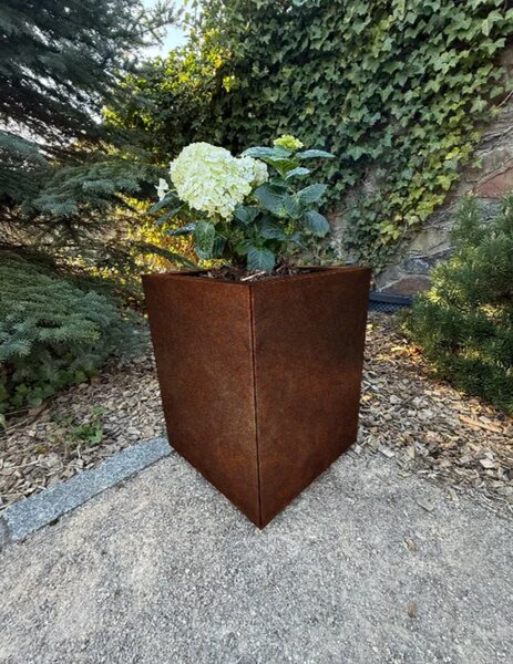 Tall Vysoký záhradný kvetináč 40 × 40 × 50 cm, corten CORGARDEN 1081