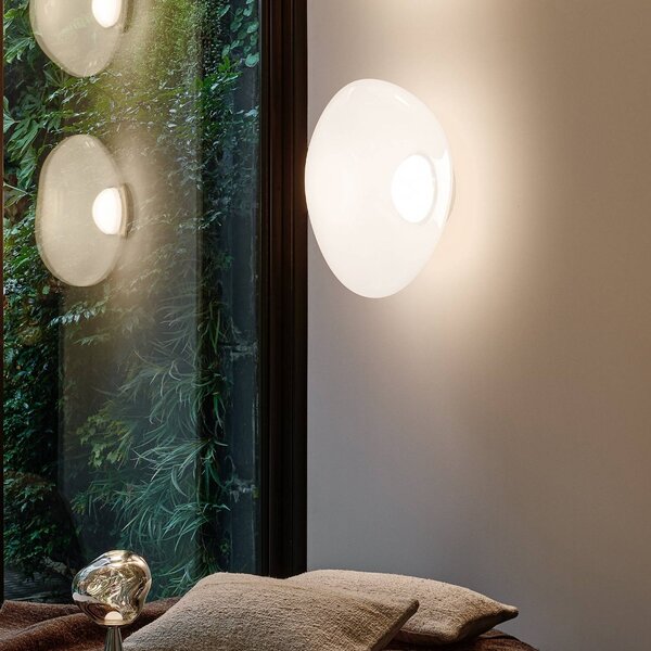 Tom Dixon LED nástenné svetlo Melt, Ø 50 cm, opálová/zlatá farba, Mosadz / zlato, Obývacia izba / jedáleň, Plast, Dizajn, Nástenné svietidlo