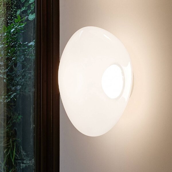 Tom Dixon LED nástenné svetlo Melt, Ø 50 cm, opálová/zlatá farba, Mosadz / zlato, Obývacia izba / jedáleň, Plast, Dizajn, Nástenné svietidlo