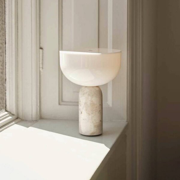 NEW WORKS stolová LED lampa na akumulátor Kizu, béžová, mramor, stmievateľné, Krémová / jantárovo žltá, Obývacia izba / jedáleň, Kameň, Dizajn, Stojacie svietidlo