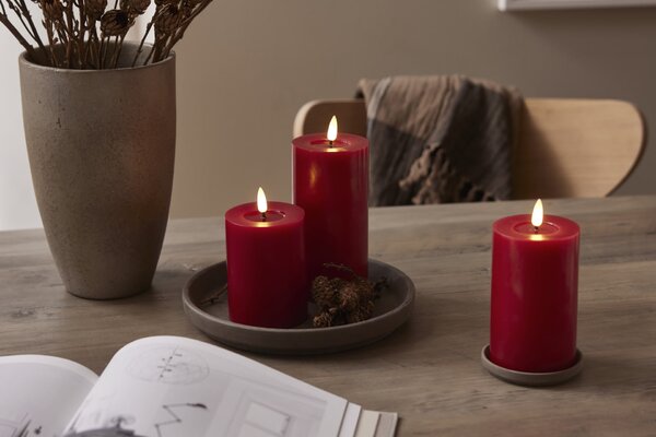 LED sviečka Flamme Flow Pillar Red 17,5 cm