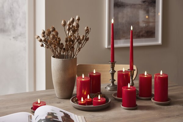 LED sviečka Flamme Flow Pillar Red 17,5 cm