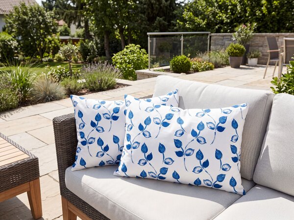 Sada 2 záhradných vankúšov biela a modrá polyester 40 x 60 cm vzor listov moderný dizajn dekoračný vankúš