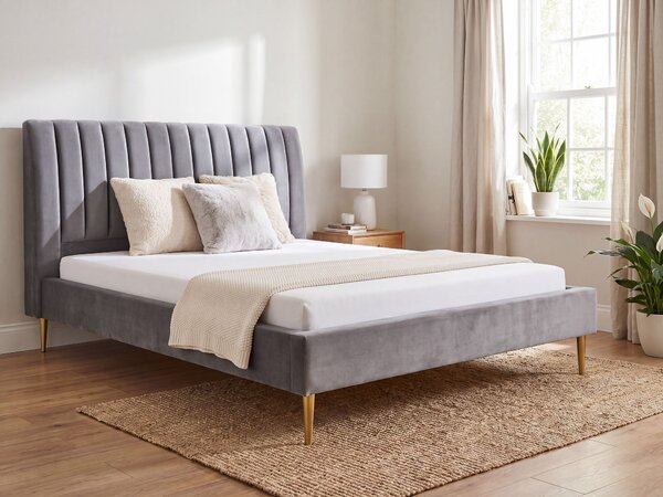 Čalúnená posteľ sivá zamatová 180 x 200 cm lamelový rošt vysoké čelo elegantný dizajn spálňa