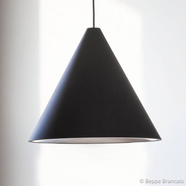 FLOS String light závesné svietidlo, 12 m kábel, kužeľ, Čierna, Obývacia izba / jedáleň, Hliník, Dizajn, Závesné svietidlo