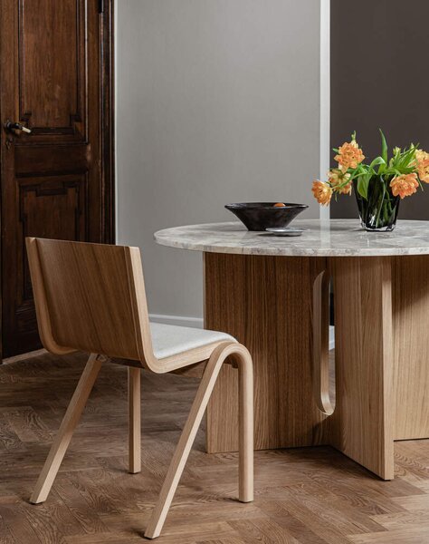 Audo Copenhagen Stolička Ready polstrovaná, natural oak/Bouclé 02