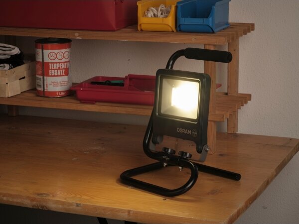 Osram - LED reflektor s držiakom S-STAND LED/30W/230V IP65
