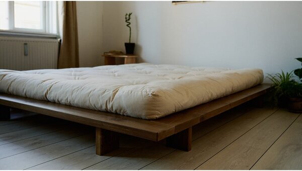 Hnedá jednolôžková posteľ z borovicového dreva s roštom 120x200 cm Japan – Karup Design