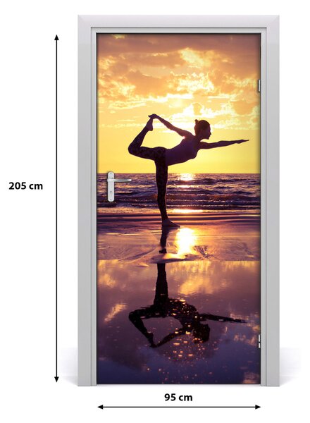 Fototapeta na dvere ľudia joga na pláži 95x205 cm