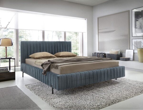 Modrá čalúnená dvojlôžková posteľ s úložným priestorom s roštom 140x200 cm Plissa – ELTAP
