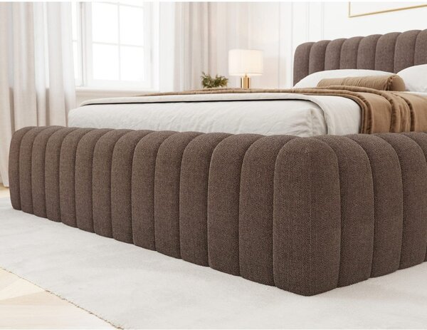 Hnedá čalúnená dvojlôžková posteľ s úložným priestorom s roštom 140x200 cm Carilla – ELTAP