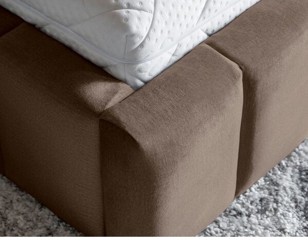 Svetlohnedá čalúnená dvojlôžková posteľ s úložným priestorom s roštom 180x200 cm Lamica – ELTAP