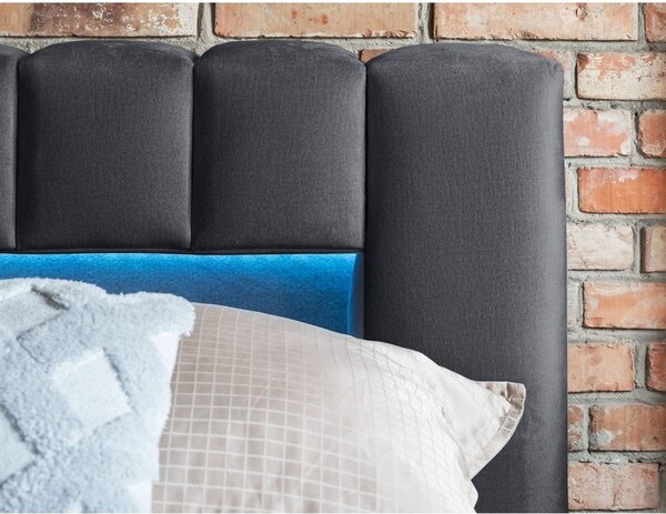 Sivá čalúnená dvojlôžková posteľ s úložným priestorom s roštom 140x200 cm Lamica – ELTAP