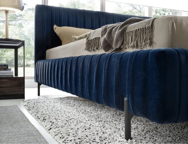 Tmavomodrá čalúnená dvojlôžková posteľ s úložným priestorom s roštom 140x200 cm Plissa – ELTAP
