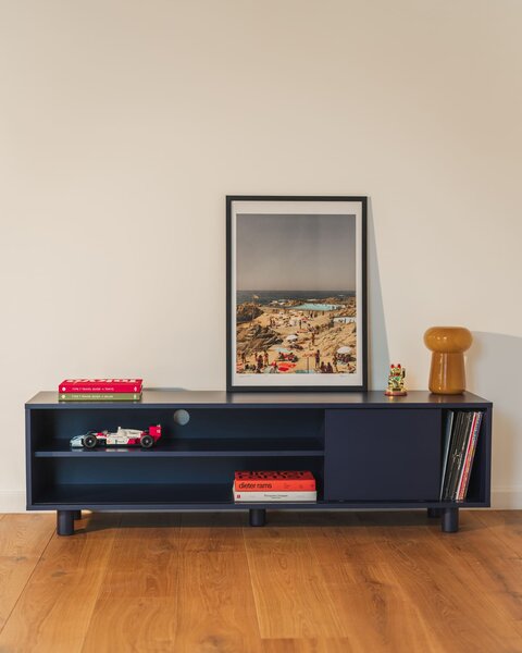 MUZZA TV stolík Pop 160 x 46 cm modrý