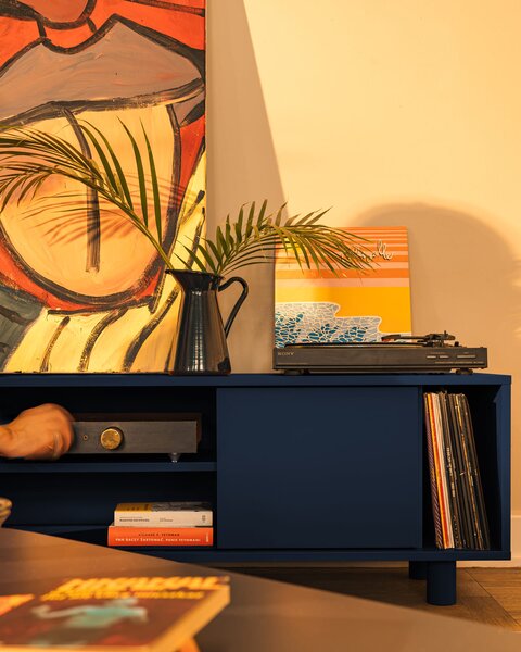 MUZZA TV stolík Pop 160 x 46 cm modrý