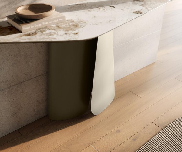DELIFE Konzolový stolík Edge polygonálny 140×50 cm keramika Minas melange bielo-béžová Livos kov titánová farba