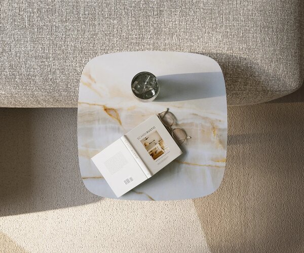 DELIFE Konferenčný stolík Edge zaoblený tvar 50×50 cm keramika onyx perla Eleny nerezová oceľ kefovaná