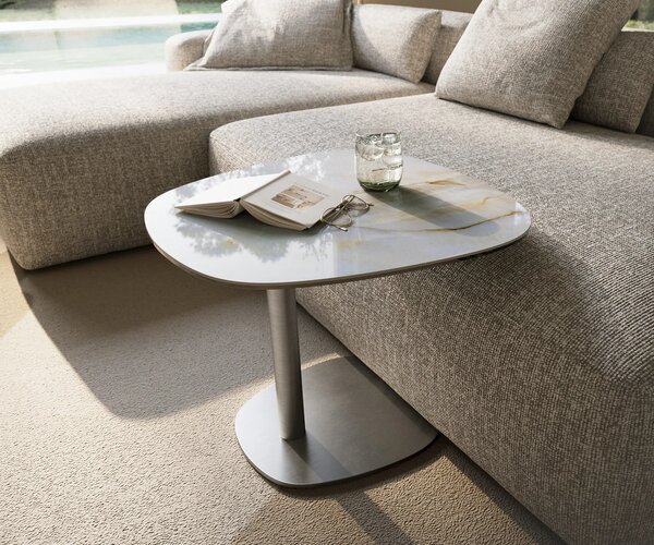 DELIFE Konferenčný stolík Edge zaoblený tvar 60×60 cm keramika onyx perleť Eleny nerezová oceľ kefovaná