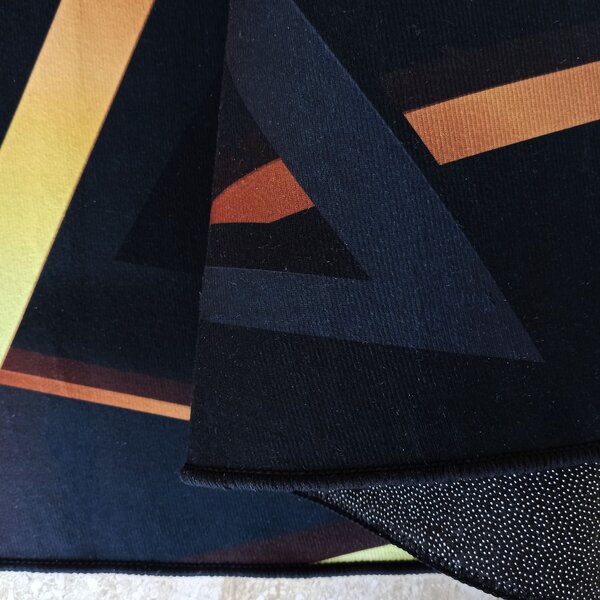 DY Čierno-zlatý koberec s geometrickým vzorom Black N 03 Rozmer: 60x100 cm
