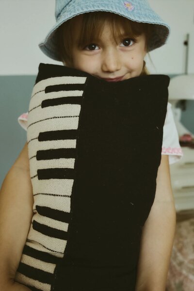 MUZZA Detský vankúš Piano čierny