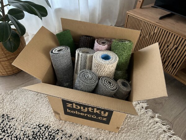 MK Original: Produkty s rodokmenem Balíček náhodných zvyškov nových kobercov ♻️ - Balíček A - min. 1.5 m2