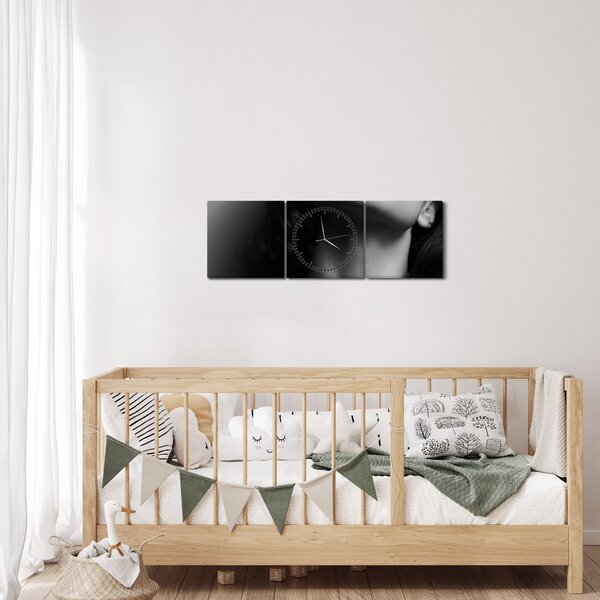 Obraz - Portrét ženy s červeným rúžom (s hodinami) (90x30 cm)