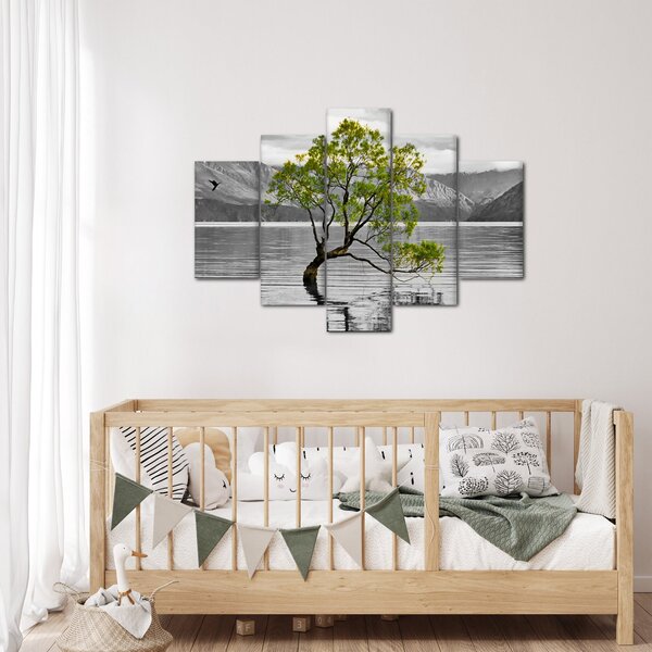 Obraz stromu uprostred jazera (150x105 cm)