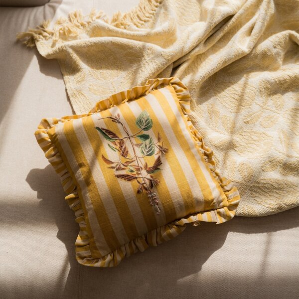 Dekoratívny vankúš s výšivkou Camila Yellow 35 × 35 cm