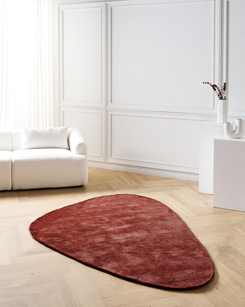 Koberec tmavočervený viskóza a vlna geometrický vzor 160 x 230 cm moderný glamour štýl