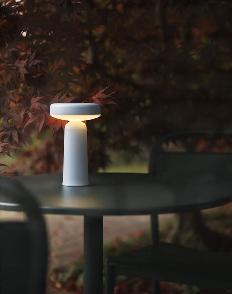 Muuto Prenosná lampa Ease, light blue EASPOR04