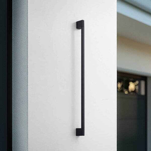 Lindby LED nástenné svetlo Neano, 120 cm, čierna, kov, IP54, Čierna, Hliník, Moderný, Nástenné svietidlo