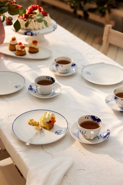 Porcelánová šálka s podšálkou Blue Fluted Mega 280 ml