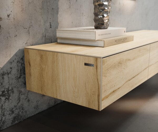 DELIFE TV stolík Cuor 150 cm keramika Laminam® Sabbia dubová farba 1 výklopné dvierka 1 zásuvka podstava závesná nerezová oceľ