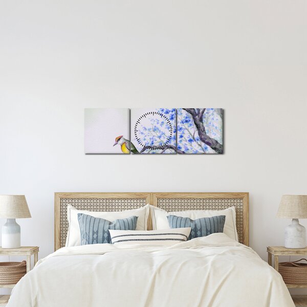 Obraz - Vtáčik na strome s modrými kvetmi (s hodinami) (90x30 cm)