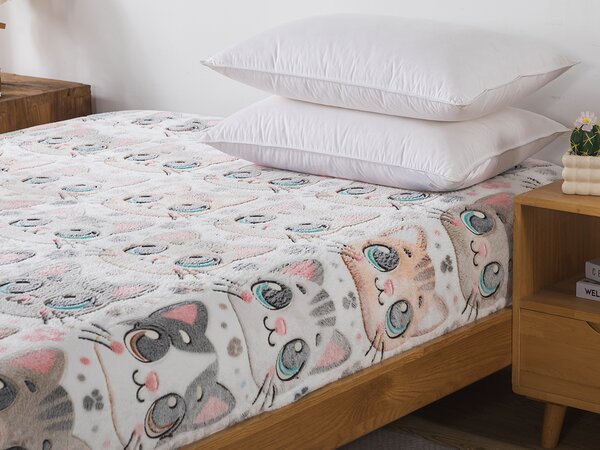 XPOSE® Mikroplyšová plachta ROZTOMILÉ MAČKY Exclusive (svietiaci efekt) 90x200 cm