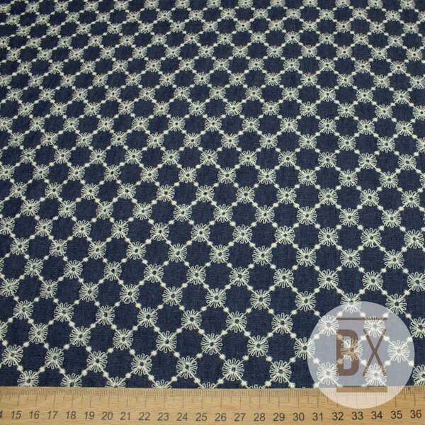 Metráž Riflovina vzor - Kvietok vyšívaný modrá denim tmavá