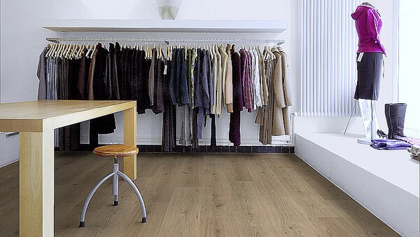 KRONOTEX Catwalk Dub trend hnedý D3128 - 2.13 m2